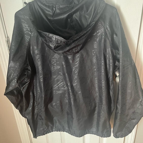 North face - Picture 3 of 3